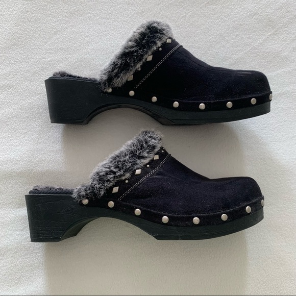 No Boundaries Cute Fuzzy Clogs! Black w/ Gray fur! 9 - Picture 4 of 13